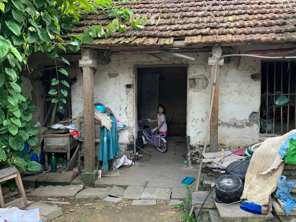 Mẹ ơi, đừng bỏ con mà đi